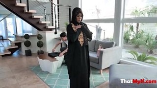 Cock MILF In Hijab Fucks Repairman- boobs show off Kylie Kingston