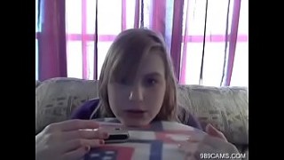 Blond Teen Shows Her sexxxi Big Soles - 989cams.com